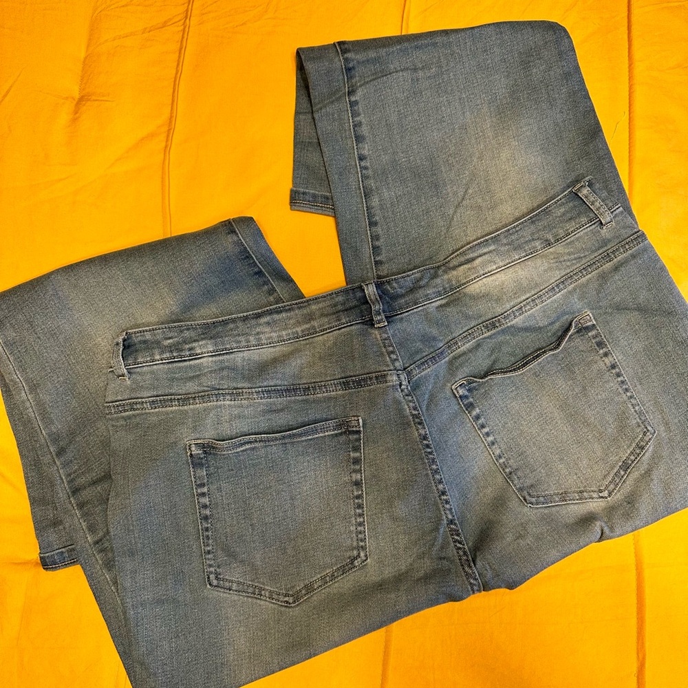 LOGO Jeans - Picture 3 of 4